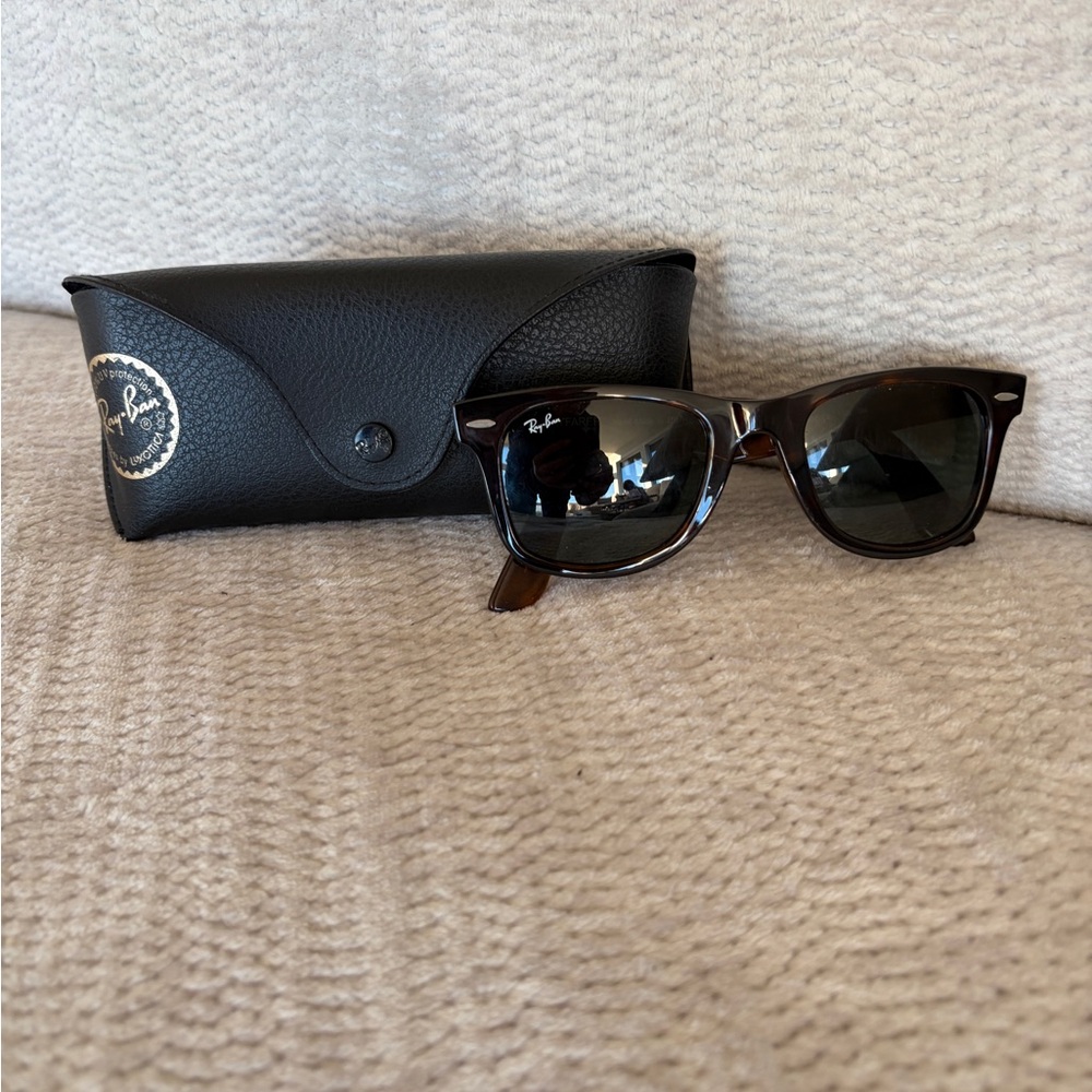 Ray-Ban Wayfarer Sunglasses- Authentic- Like New